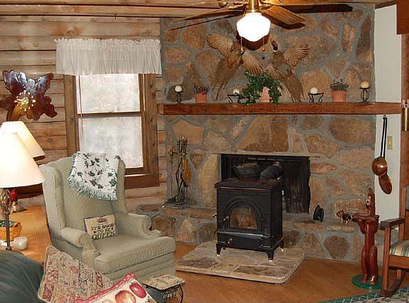 This stove and its hearth can be easily removed.