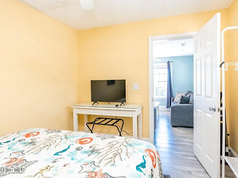 1507 N New River Dr #216 — Photo 13