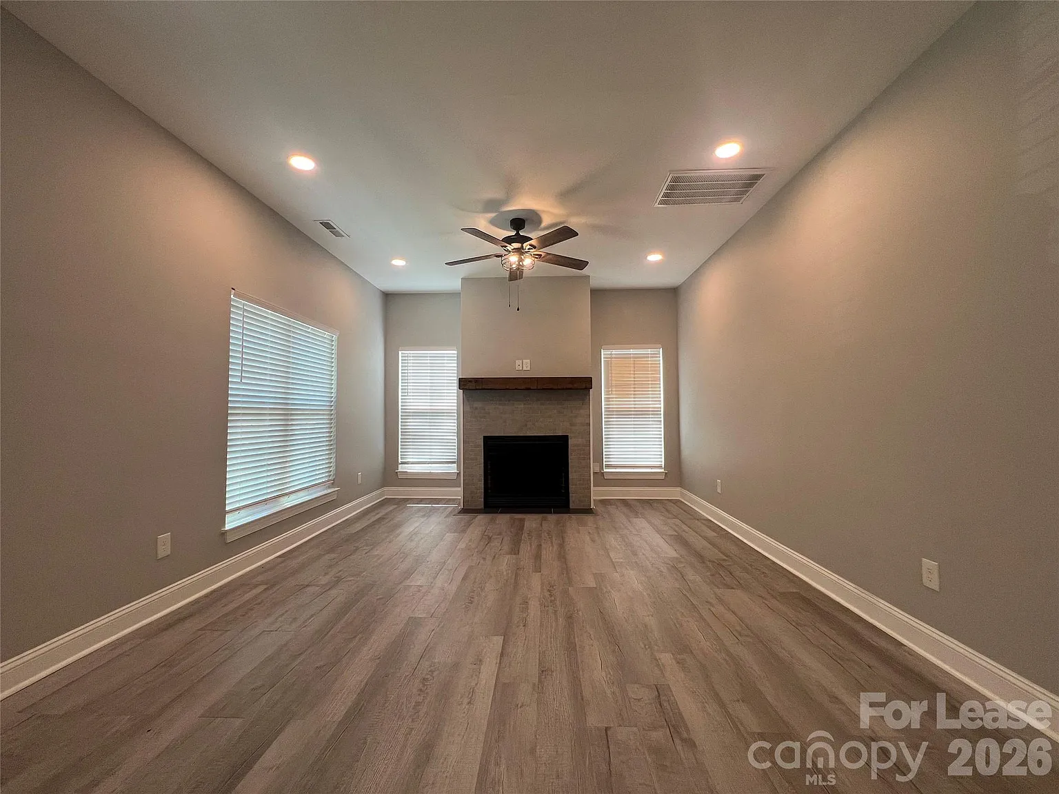 3 bed, 2.0 bath, $1,599 — Photo 2