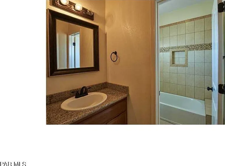 5817 Lawndale Dr #4 — Photo 21
