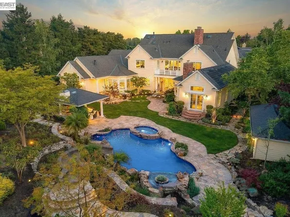 862 Gray Fox Cir, Pleasanton, CA 94566