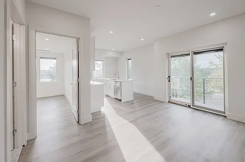 21 Knight St Photo 1