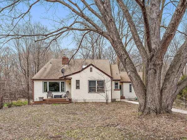 3923 Elmwood St, Vadnais Heights, MN 55127