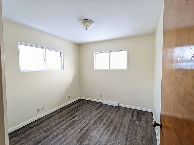 1741 Roberts St — Photo 8