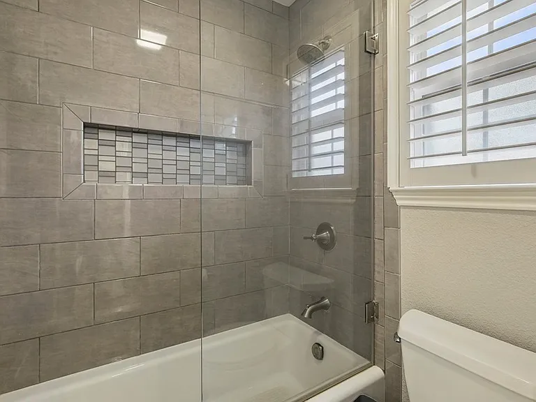 2404 Goddard Ct — Photo 17