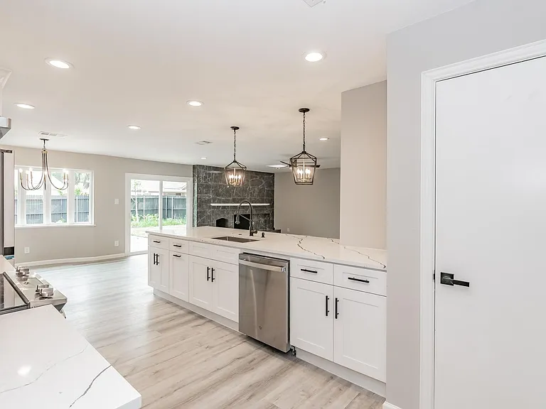 4015 Crown Shore Dr — Photo 13