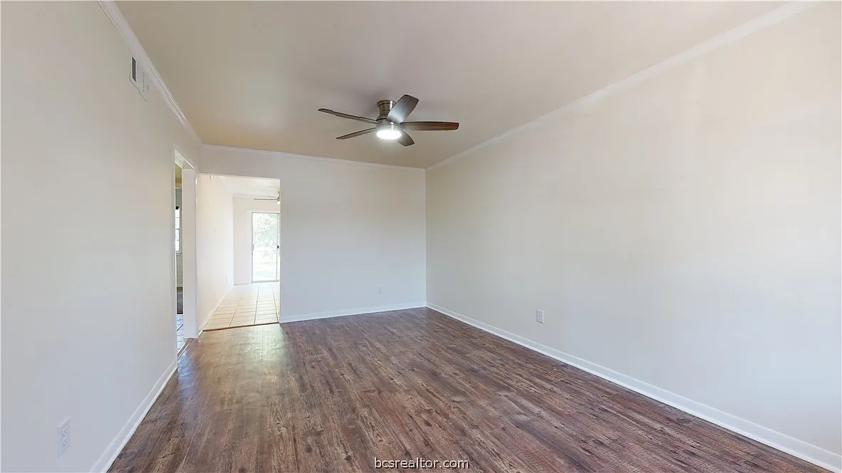 2 bed, 1.0 bath, 798 sqft, $1,175 — Photo 2