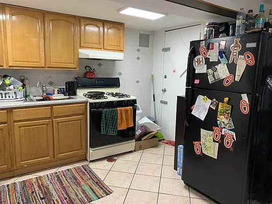 Rented by Voro, LLC | media 8