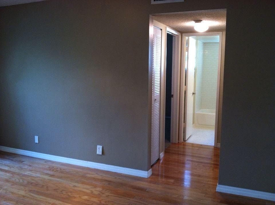1st image of 105 Gardens Dr APT 201