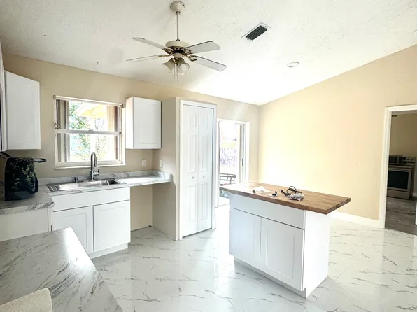 652 SW Sarazen Ave, Port Saint Lucie, FL 34953