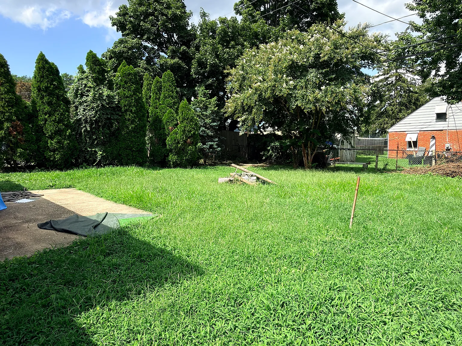 3 bed, 1075 sqft, $2,000 — Photo 2
