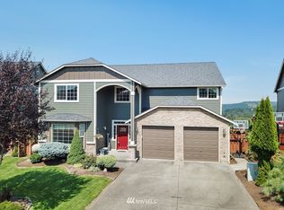19425 200th St E, Orting, WA 98360