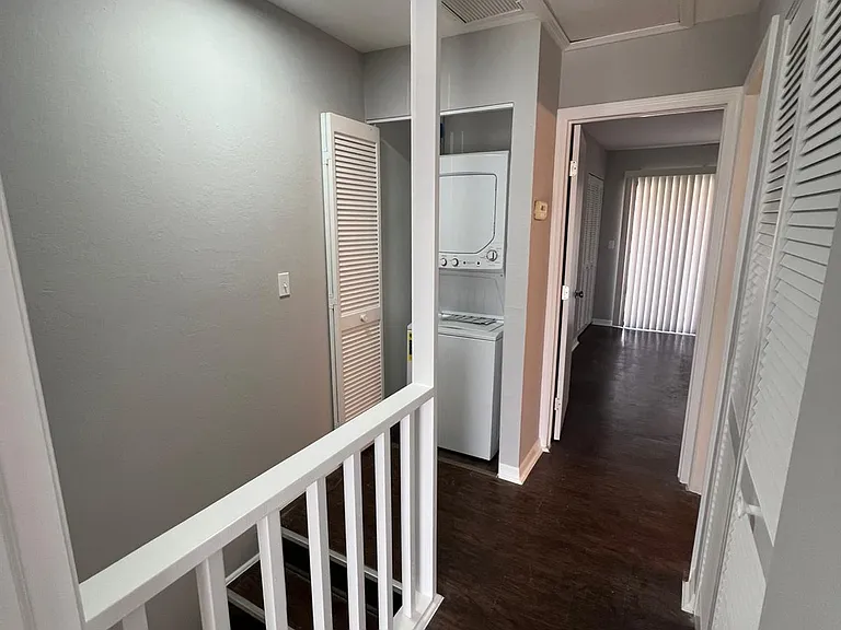 811 SE 12th Ave #302 — Photo 8