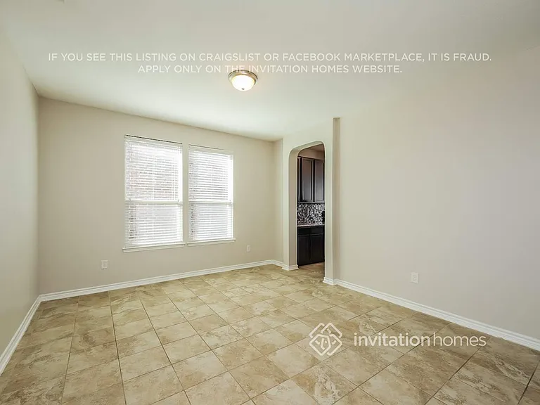 220 Colonial Blf — Photo 4