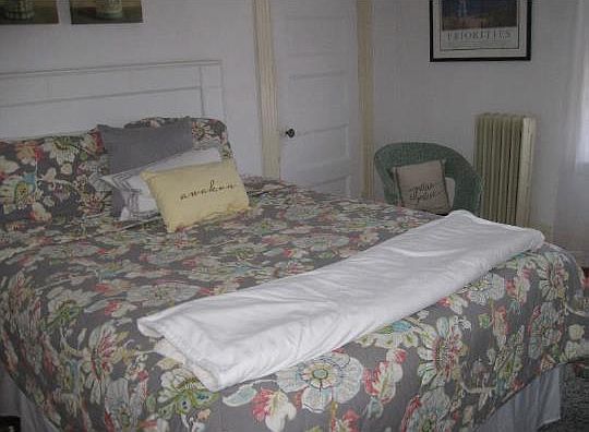 4th image of 18 Allerton St #2