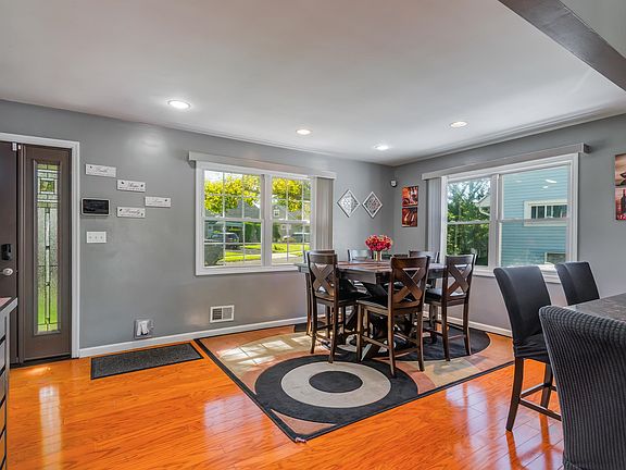 4th image of 37 Independence Dr
