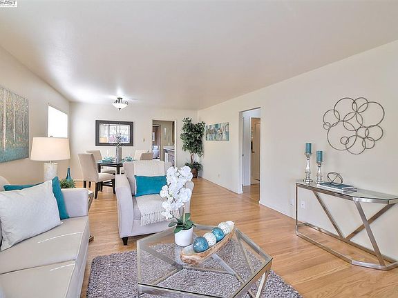 4th image of 3839 Monterey Blvd