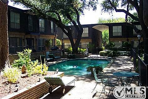 3rd image of 5016 Les Chateaux Dr APT 134