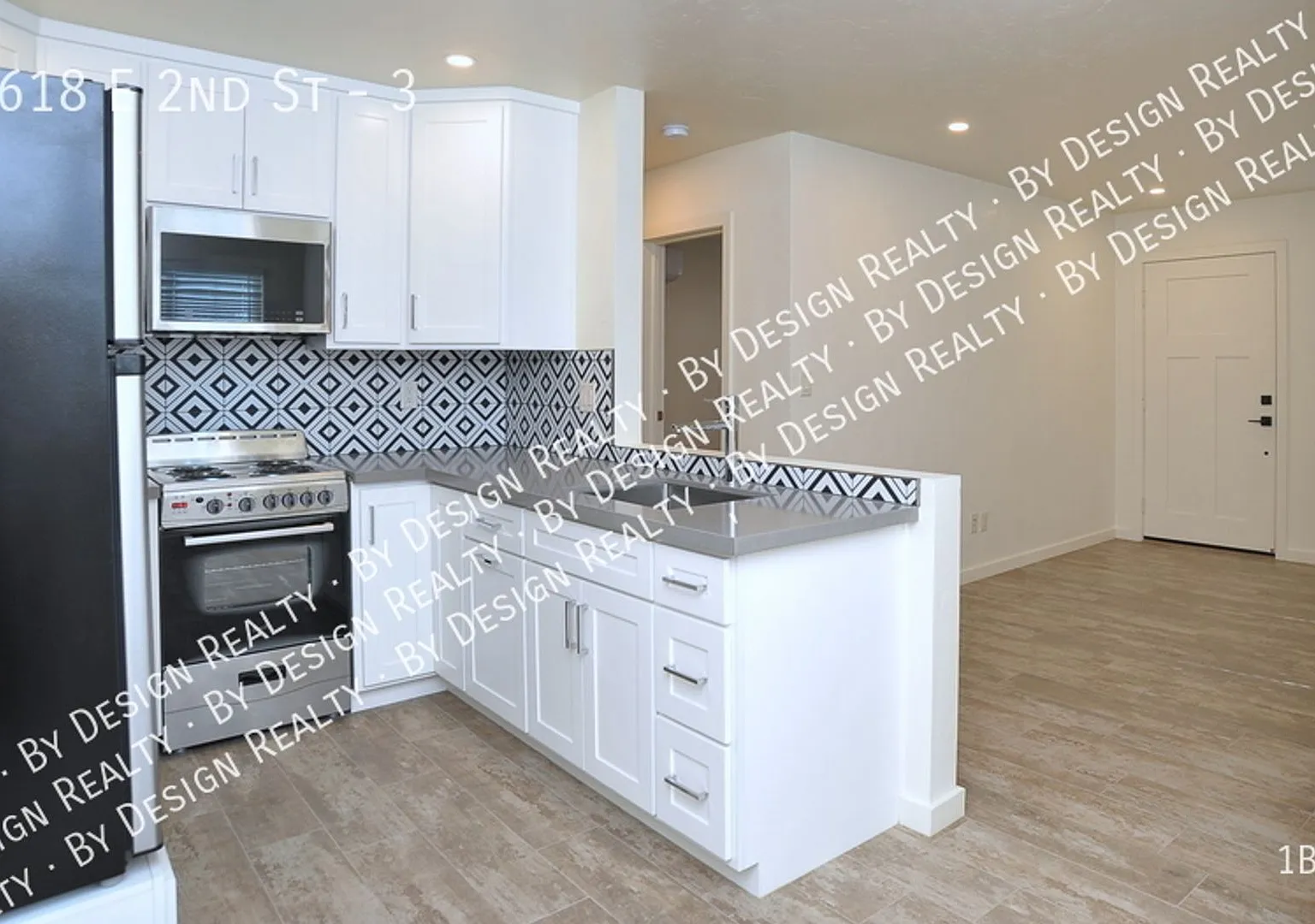 3618 E 2nd St — Photo 3