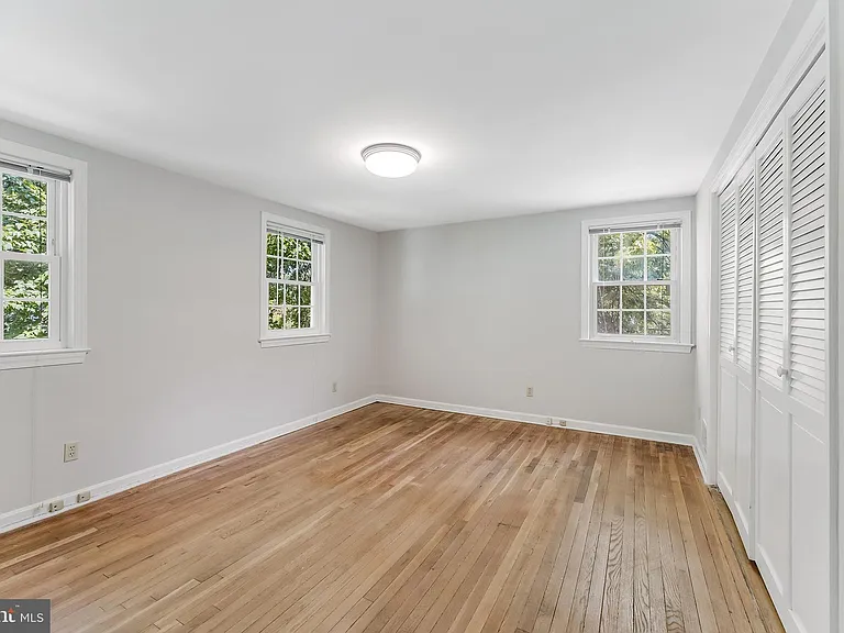 1005 N Lebanon St — Photo 28