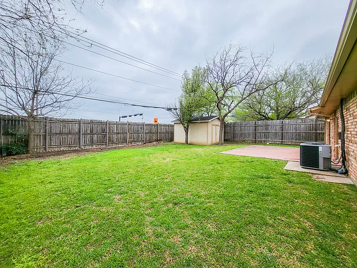7216 Lancashire Dr — Photo 10