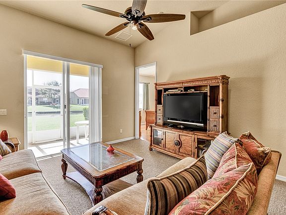 4th image of 6470 Oxford Cir Unit 102B
