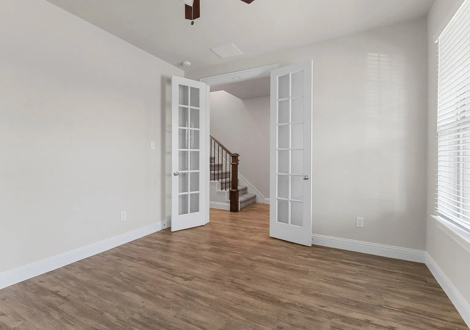 Luxury Townhome in The Heart of Frisco — Photo 4