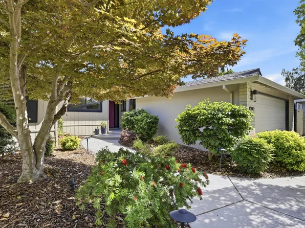 8590 Erinbrook Way, Sacramento, CA 95826