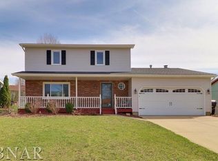 2811 Phillip Pl, Bloomington, IL 61704