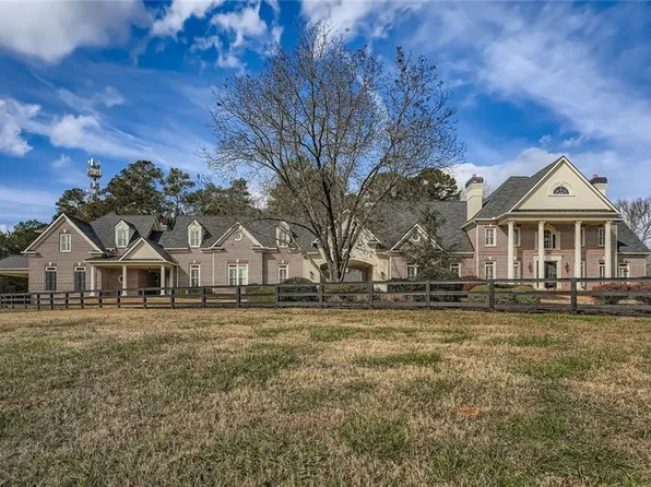 12620 Old Surrey Pl, Roswell, GA 30075