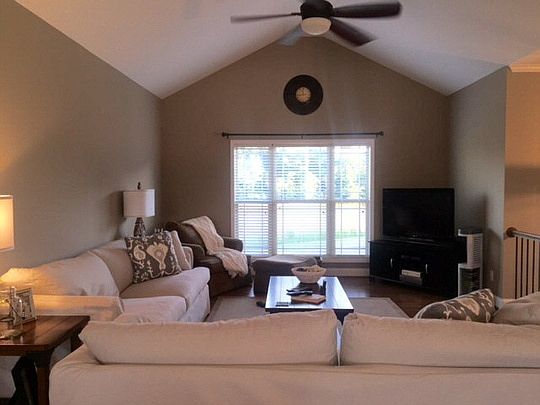 2nd image of 4621 Plantation Ln