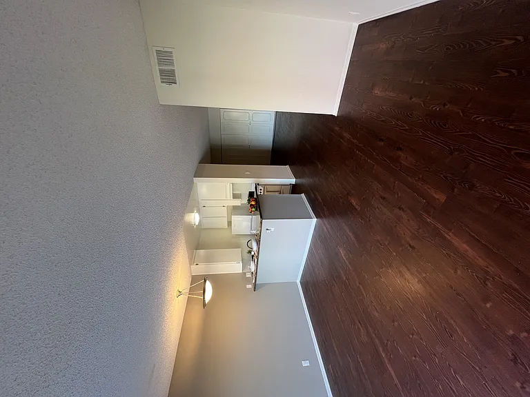 Versailles on the Lake Apartments — Photo 68