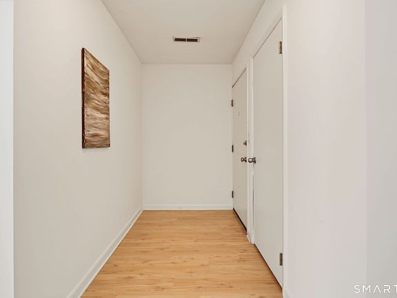 5th image of 3 Seir Hill Road #D5