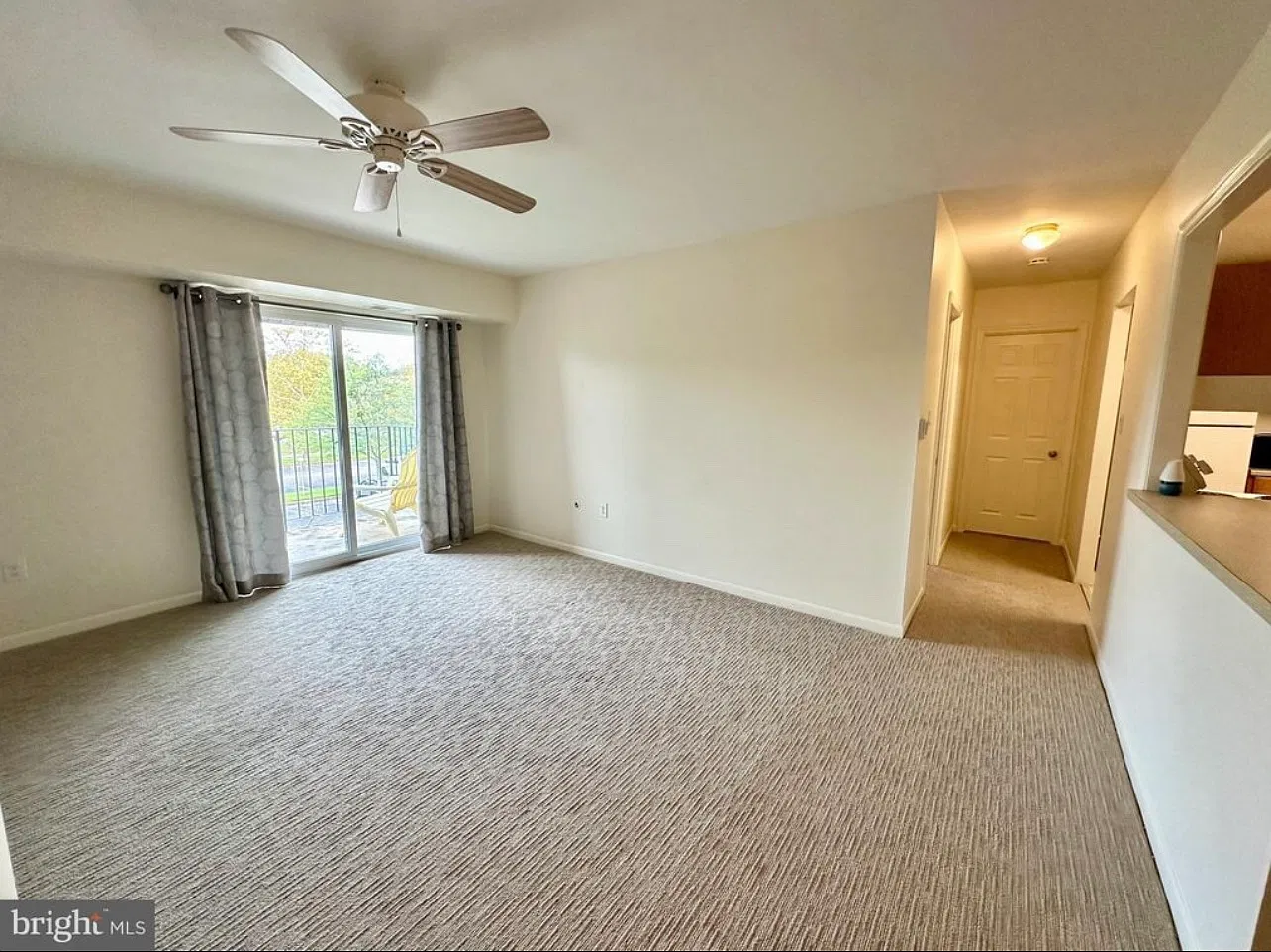 1 bed, 794 sqft, $1,550 — Photo 2