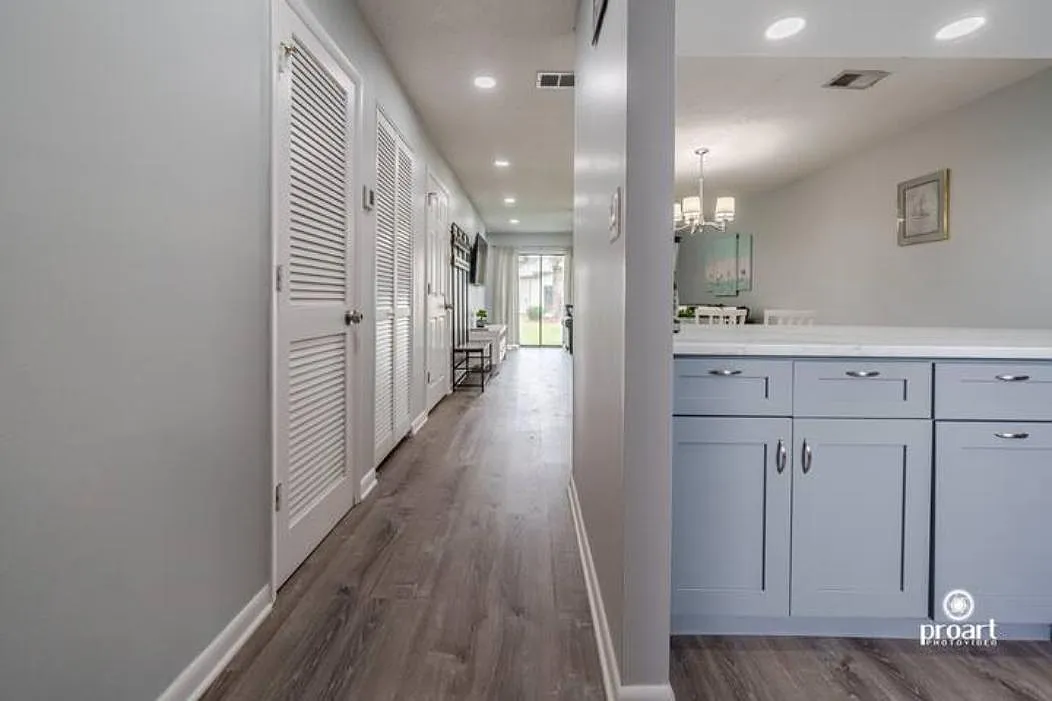 2 bed, 1228 sqft, $2,200 — Photo 3