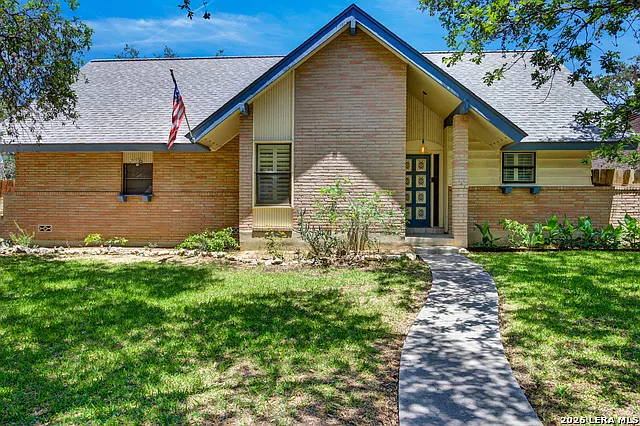 4 bed, 2.0 bath, 2068 sqft, $2,100 — Photo 2