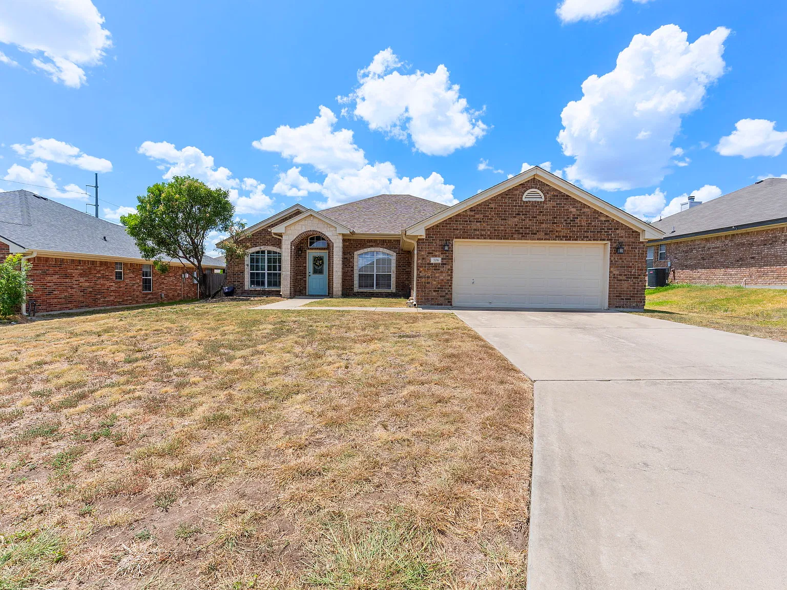 4 bed, 2074 sqft, $1,950 — Photo 2