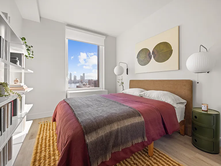 644 E 14th St #1101 — Photo 12