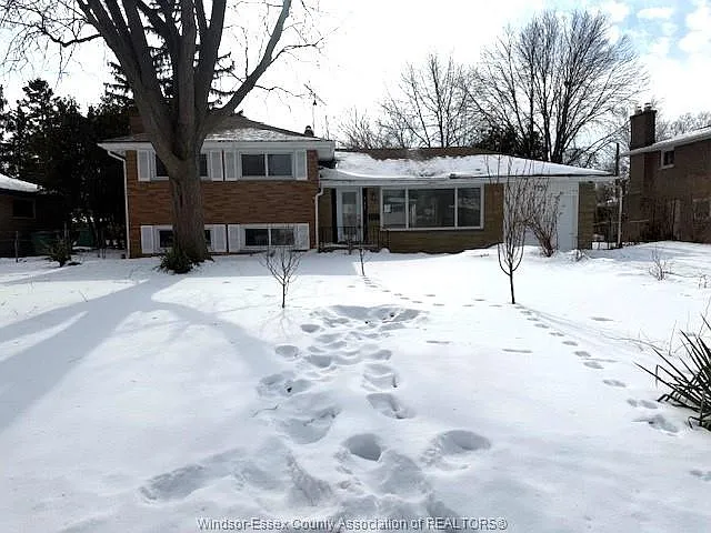 735 Lynn St photo 1