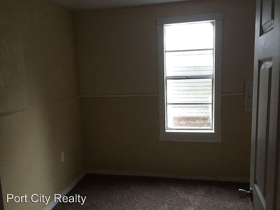 4th image of 3835 Mayfield St