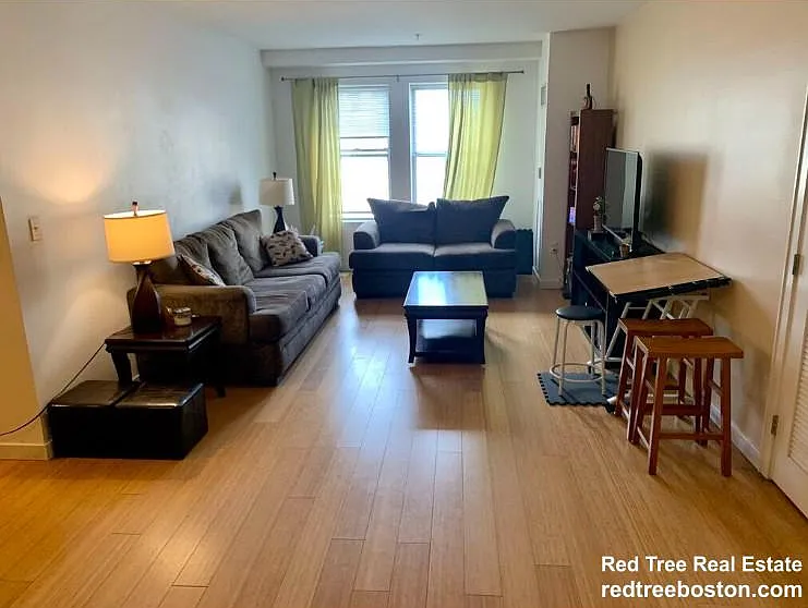 16 Miner St — Photo 9