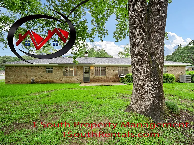 2205 Woodhillcrest Dr — Photo 5