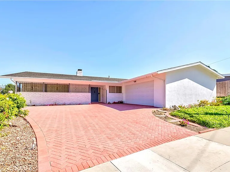4610 Rockbluff Dr — Photo 37