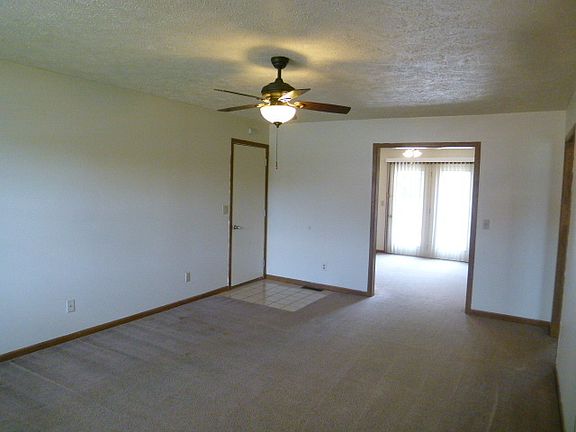 2nd image of 1601 Country Walk Ct