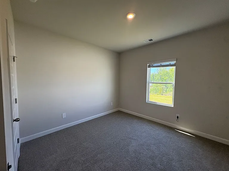 422 Yellowstone Trl — Photo 4