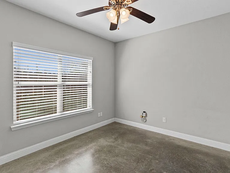 2800 Gordon Ave — Photo 17