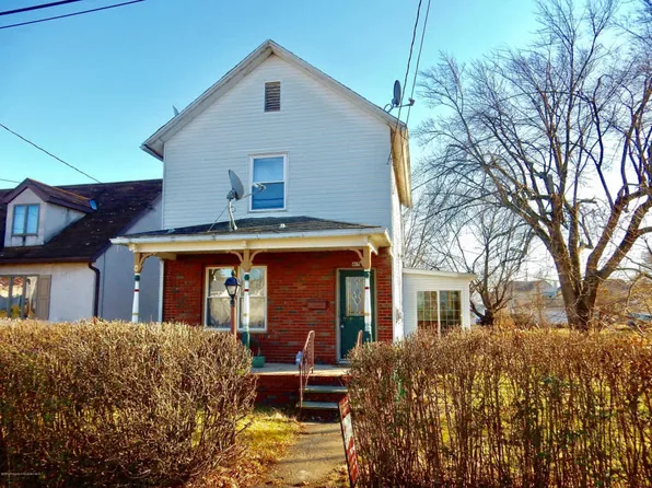 417 Sampson St, Old Forge, PA 18518