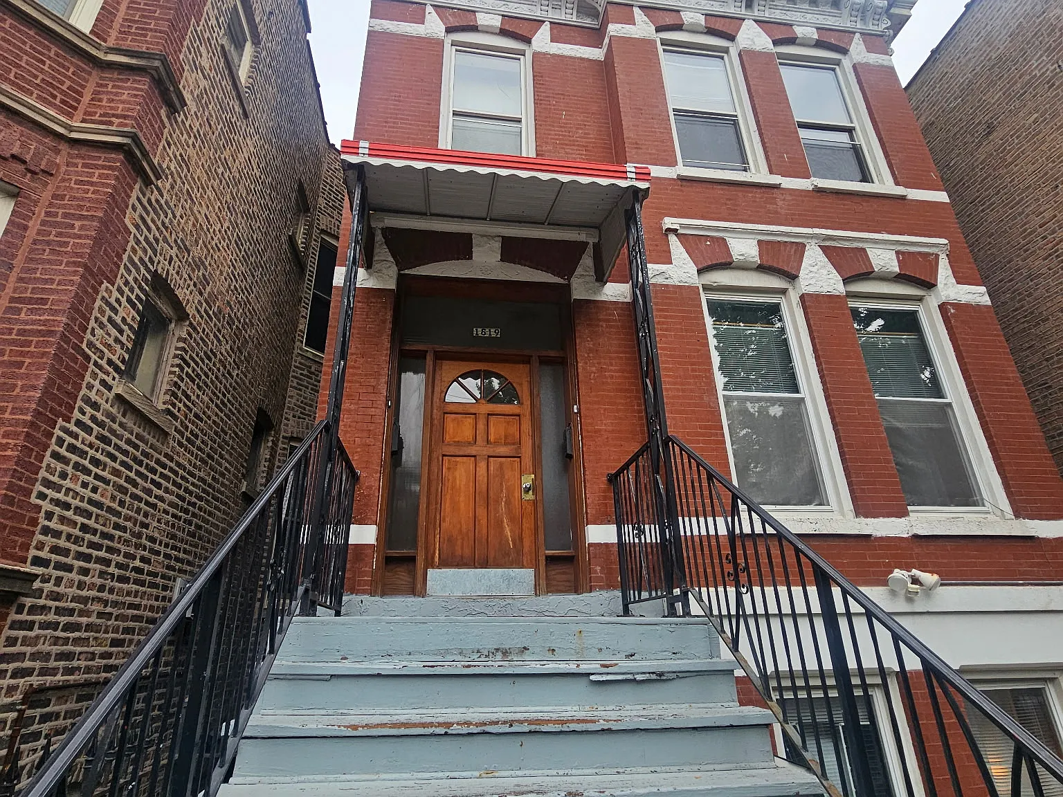 2 bed, 1000 sqft, $1,600 — Photo 1