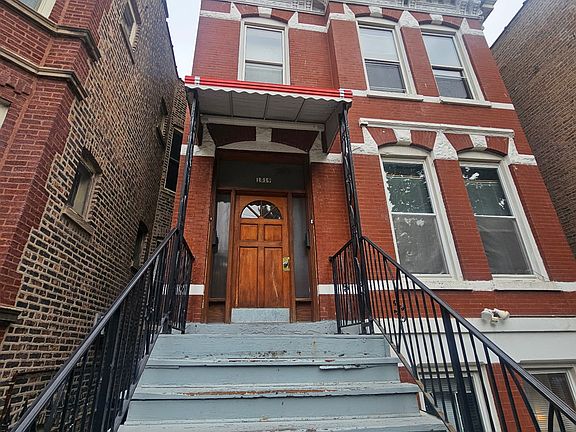 2nd image of 1819 S California Ave APT 1