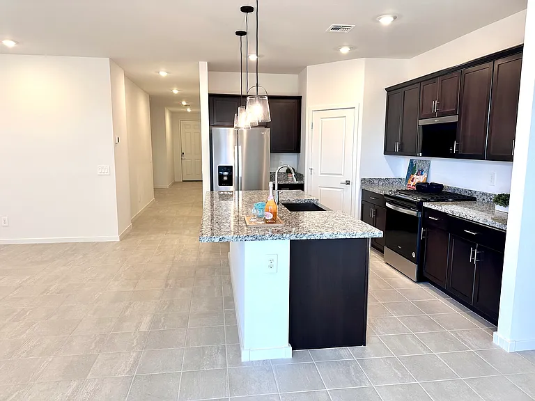 16073 W Desert Spoon Dr — Photo 4